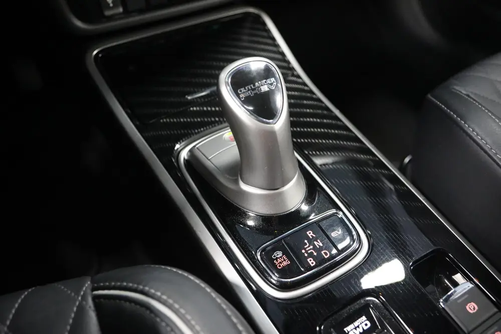 Mitsubishi Outlander 2.4 PHEV Instyle | Schuif- opendak | 36 uit 2020, foto 17