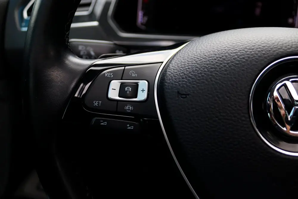 Volkswagen Tiguan 2.0 TSI 4Motion R-Line PANO ACC VIRTUAL uit 2019, foto 20