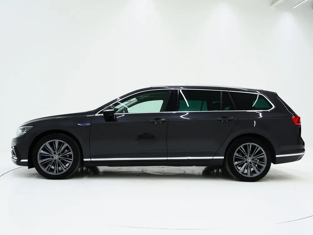Volkswagen Passat Variant 1.4 TSI PHEV GTE | Panoramadak | L uit 2022, foto 2