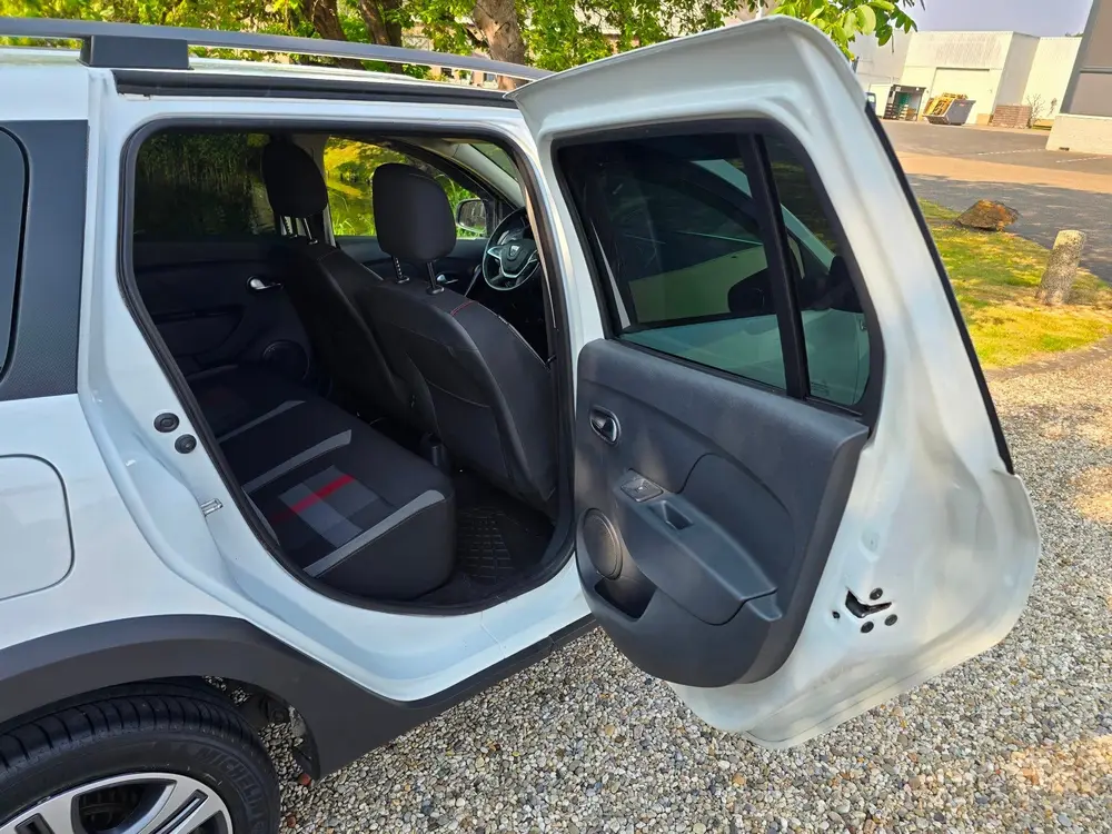 Dacia Logan MCV 0.9 TCe Tech Road uit 2019, foto 14