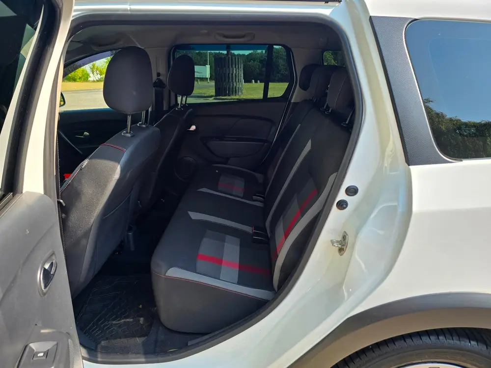 Dacia Logan MCV 0.9 TCe Tech Road uit 2019, foto 20