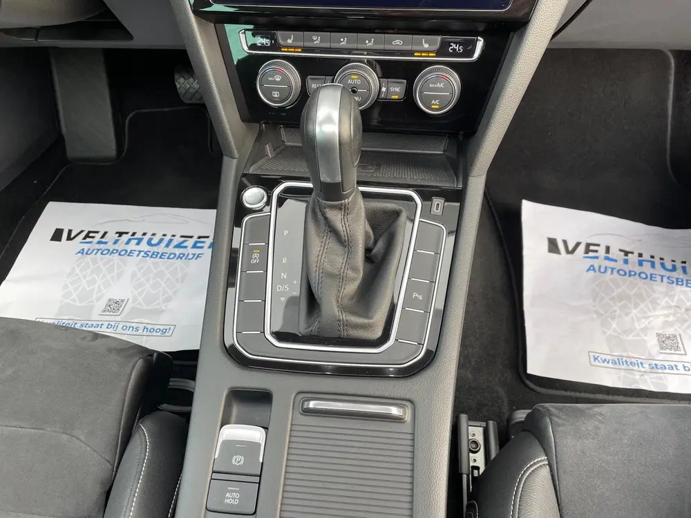 Volkswagen Passat Variant 1.5 TSI Elegance Business R-Line N uit 2020, foto 19