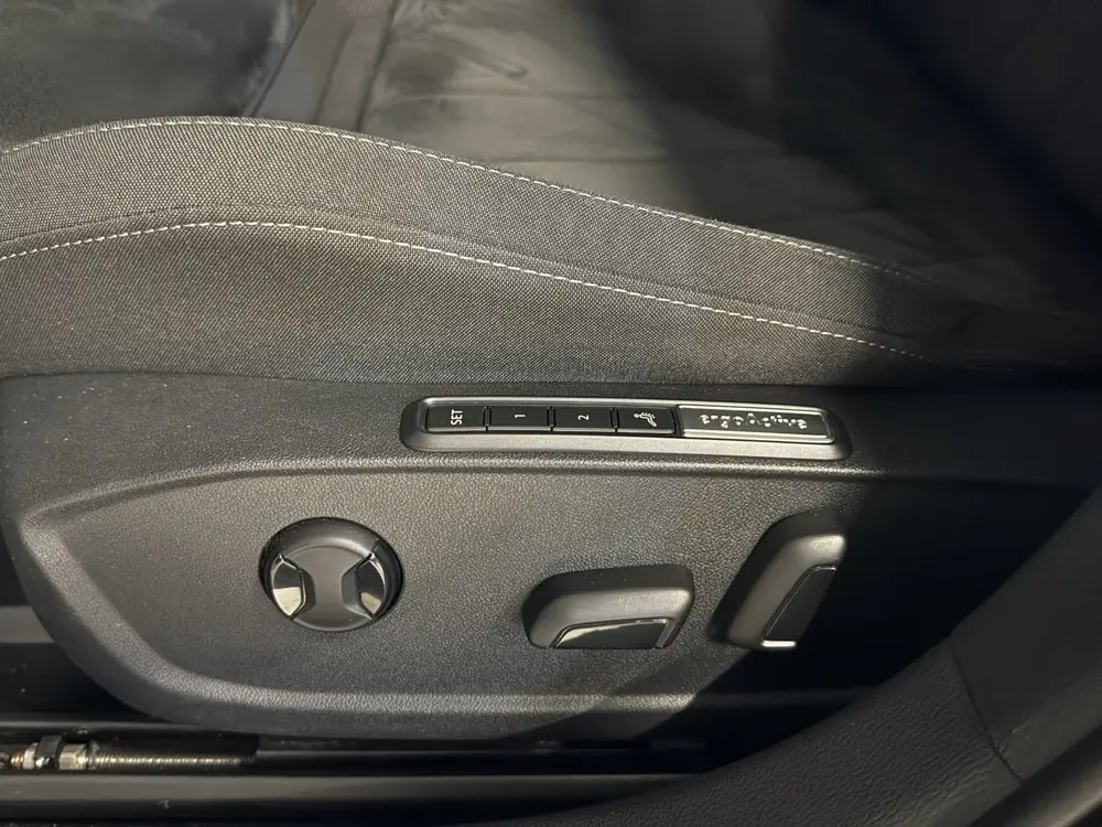 Volkswagen Golf 1.5 eTSI Style | Memory stoelen | 18'' inch uit 2020, foto 10