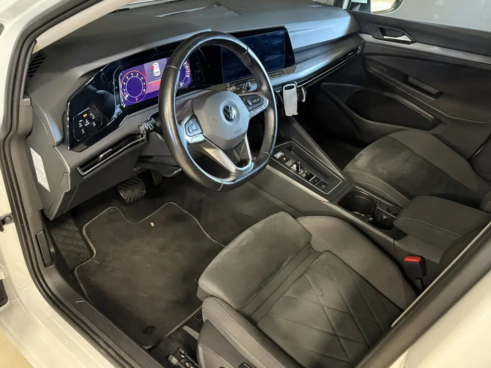 Volkswagen Golf 1.5 eTSI Style | Memory stoelen | 18'' inch uit 2020, foto 2