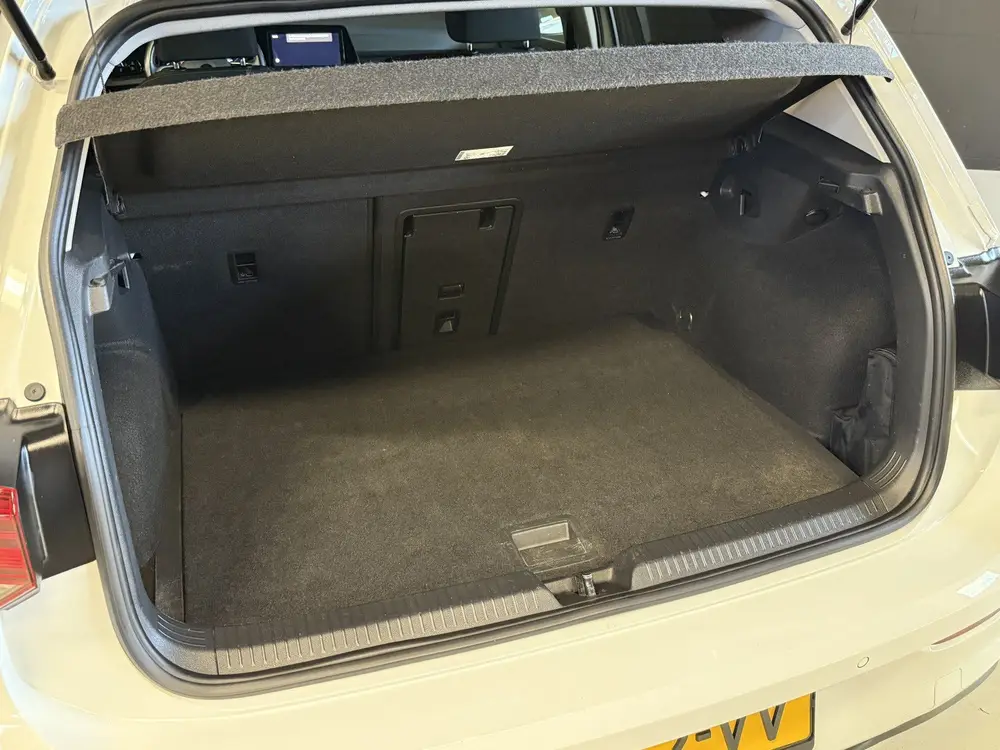 Volkswagen Golf 1.5 eTSI Style | Memory stoelen | 18'' inch uit 2020, foto 8