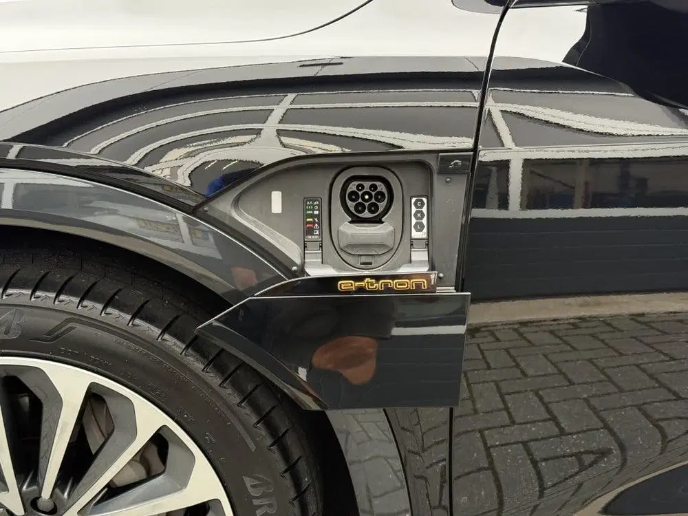 Audi e-tron e-tron 50 s-edition pano PDC luchtvering l uit 2022, foto 9