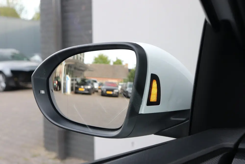 Volkswagen T-Cross 1.0 TSI R-Line DSG IQ Matrix ACC PDC uit 2025, foto 18
