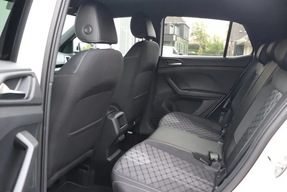 Volkswagen T-Cross 1.0 TSI R-Line DSG IQ Matrix ACC PDC uit 2025, foto 5