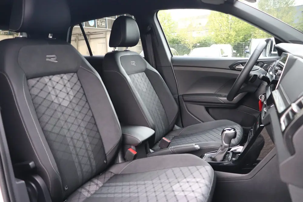 Volkswagen T-Cross 1.0 TSI R-Line DSG IQ Matrix ACC PDC uit 2025, foto 9