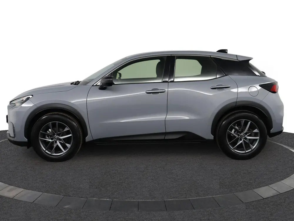 Lexus LBX 1.5 Business Line 2WD uit 2025, foto 3