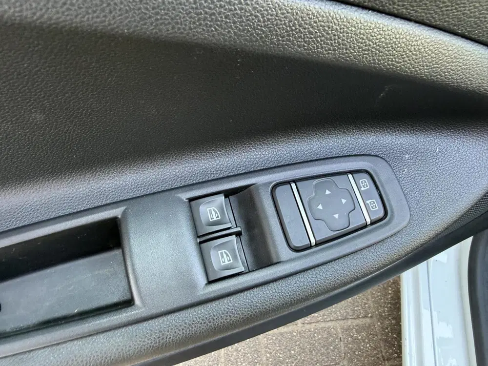 Renault ZOE R110 Life 52 kWh KOOPACCU SOH 90% KEYLESS uit 2023, foto 13