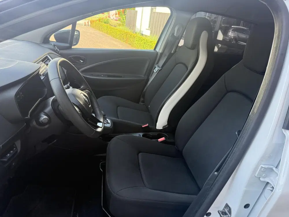 Renault ZOE R110 Life 52 kWh KOOPACCU SOH 90% KEYLESS uit 2023, foto 3