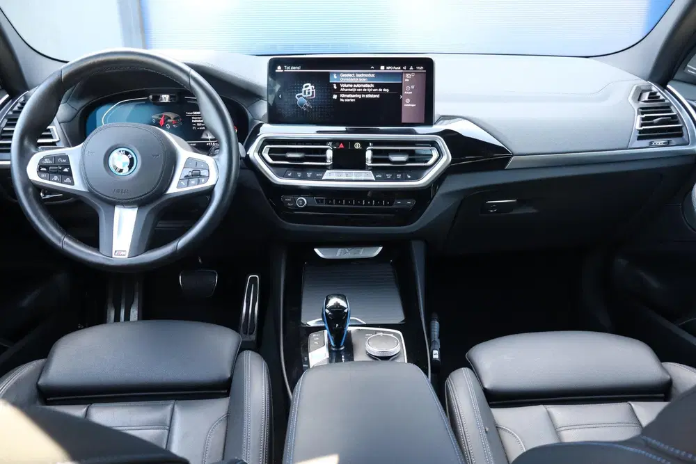 BMW iX3 High Executive 80 kWh uit 2023, foto 3