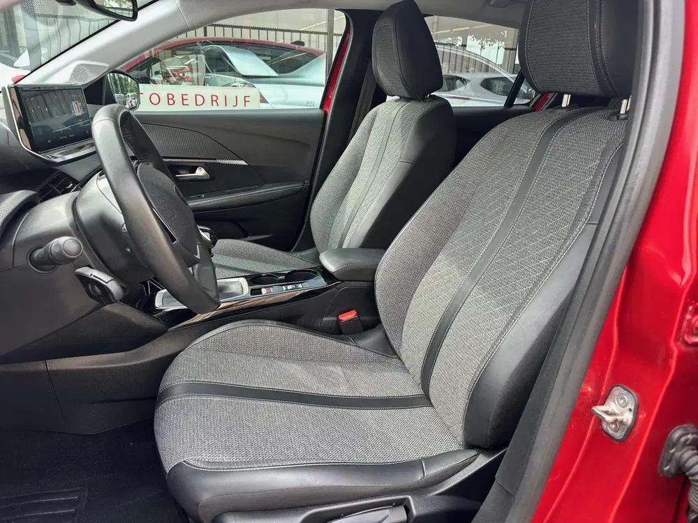 Peugeot 208 1.2 PureTech 100pk Active uit 2024, foto 3