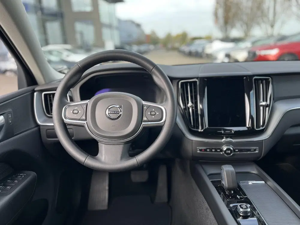 Volvo XC60 B4 Mild-Hybrid Momentum uit 2024, foto 10