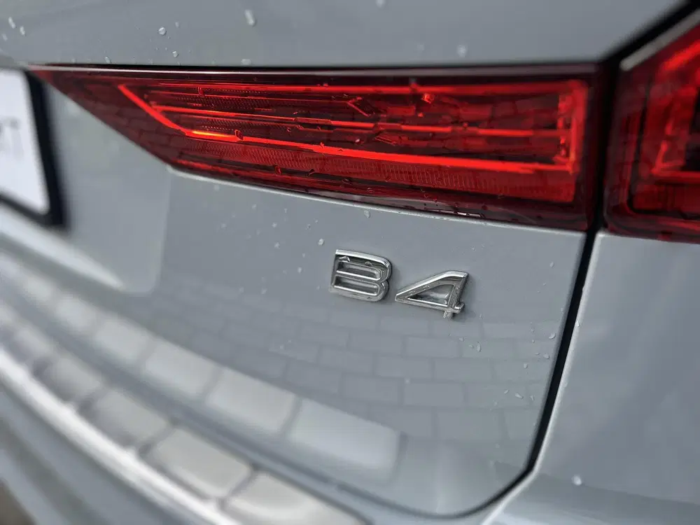 Volvo XC60 B4 Mild-Hybrid Momentum uit 2024, foto 14