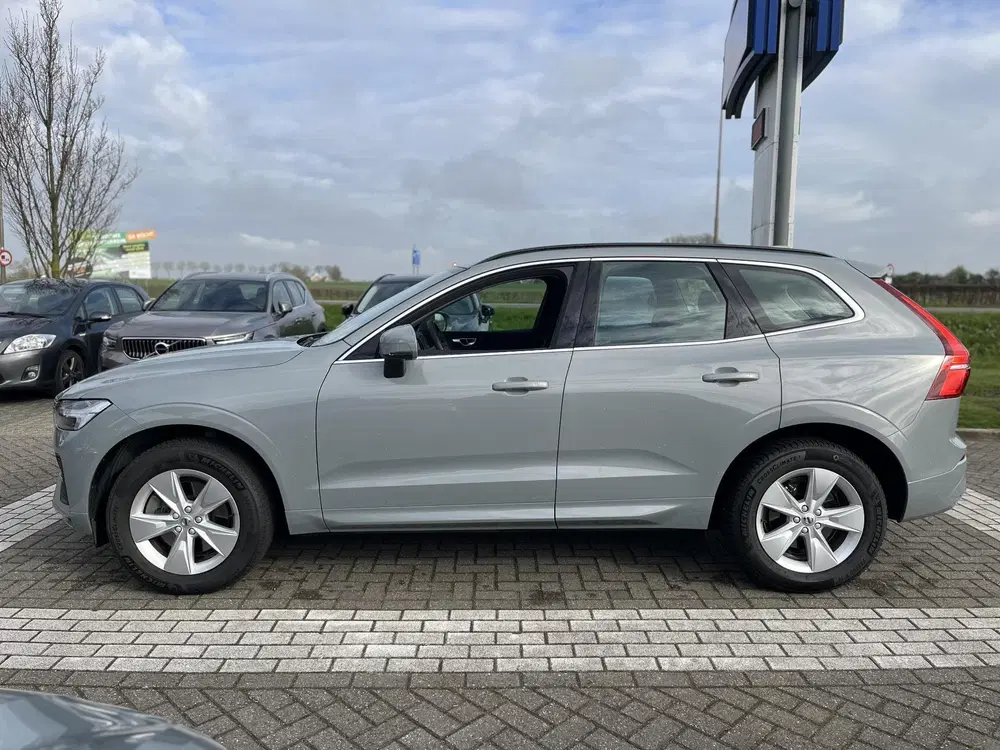 Volvo XC60 B4 Mild-Hybrid Momentum uit 2024, foto 2