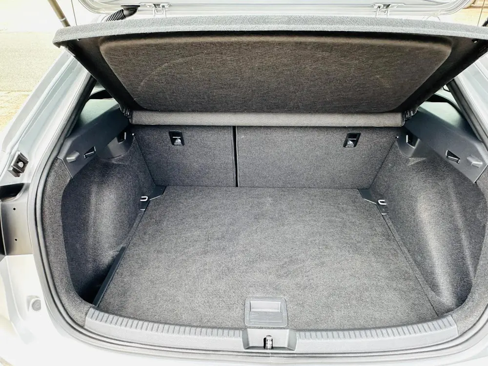Volkswagen Taigo 1.5 TSI 3X R-Line Business IQ-Lights Panora uit 2022, foto 16