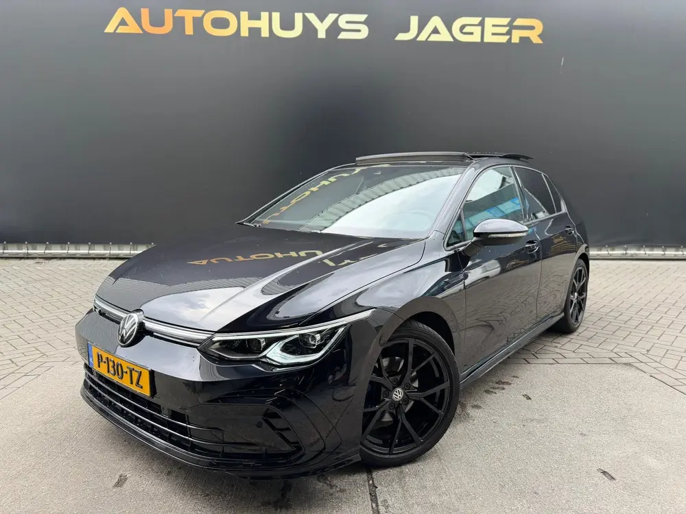Volkswagen Golf 1.5 TSI R-Line Panorama IQLights Camera Carp uit 2021