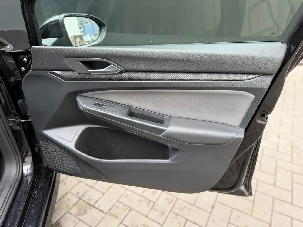 Volkswagen Golf 1.5 TSI R-Line Panorama IQLights Camera Carp uit 2021, foto 18