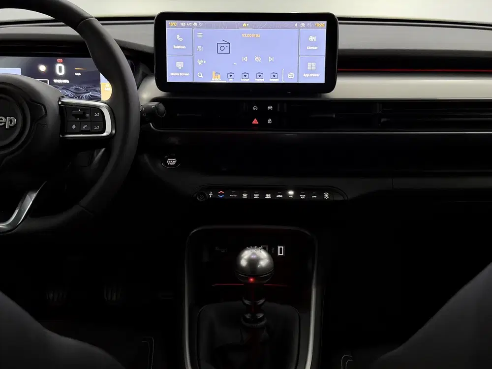 Jeep Avenger 1.2 Summit Camera uit 2025, foto 12