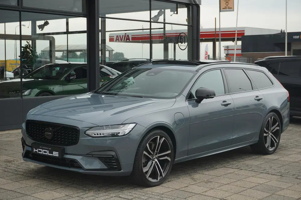 Volvo V90 2.0 T6 AWD R-Design uit 2021
