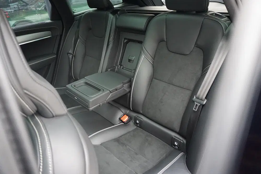 Volvo V90 2.0 T6 AWD R-Design uit 2021, foto 16