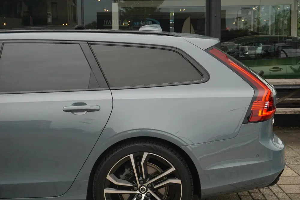 Volvo V90 2.0 T6 AWD R-Design uit 2021, foto 19