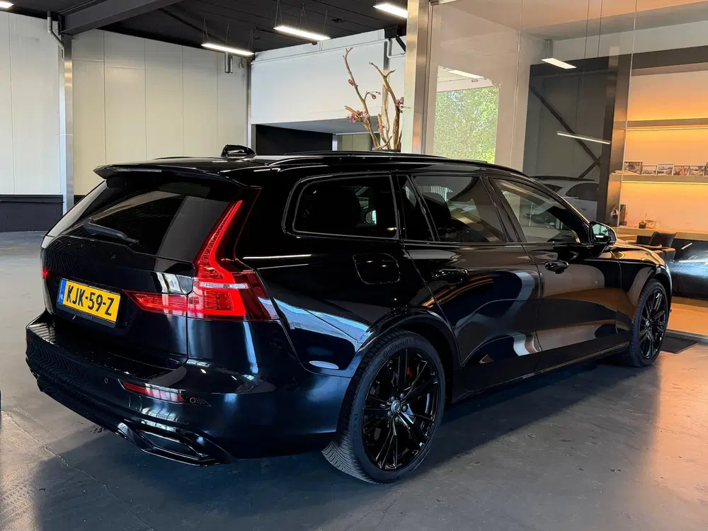 Volvo V60 2.0 T8 Twin Engine AWD R-Design 391 PK BLA uit 2020, foto 10