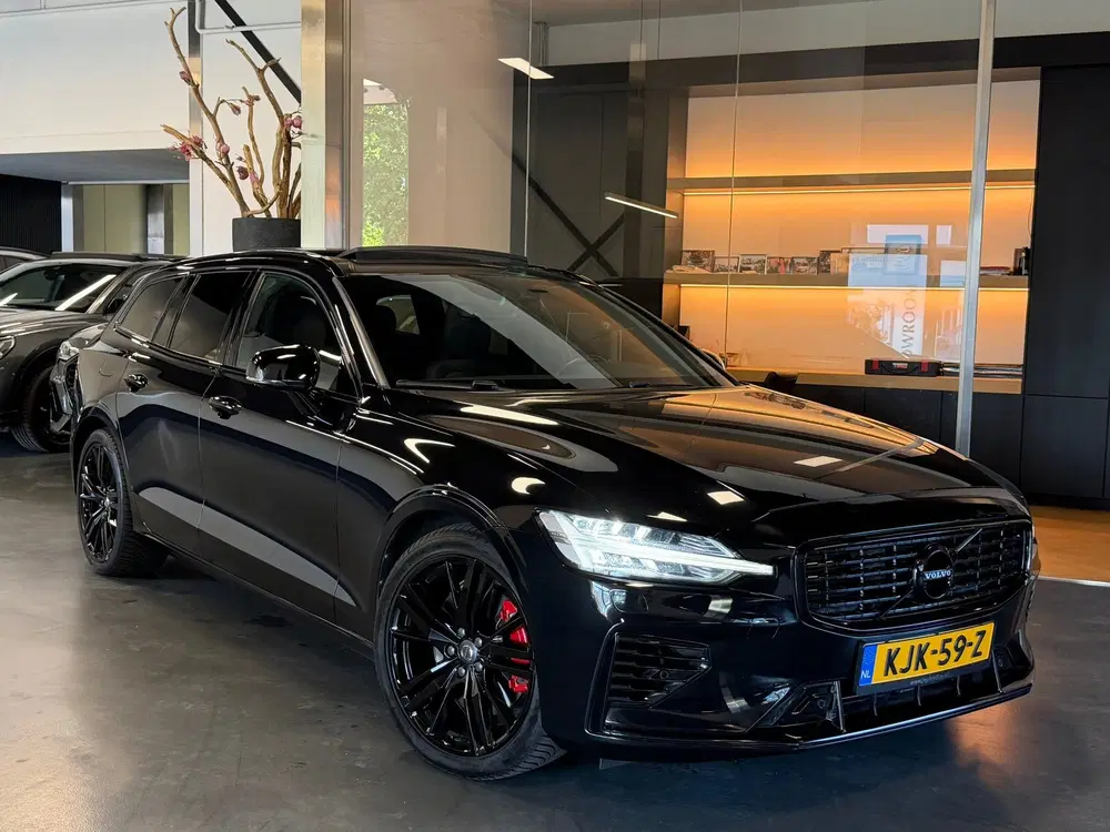 Volvo V60 2.0 T8 Twin Engine AWD R-Design 391 PK BLA uit 2020, foto 11