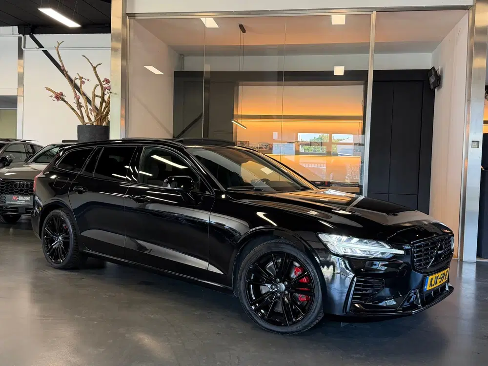 Volvo V60 2.0 T8 Twin Engine AWD R-Design 391 PK BLA uit 2020, foto 12