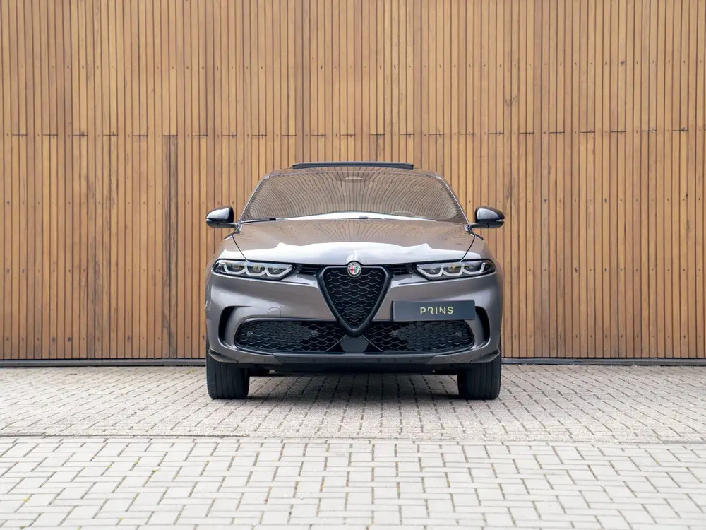 Alfa Romeo Tonale 1.3T PHEV Veloce 280pk uit 2024, foto 2