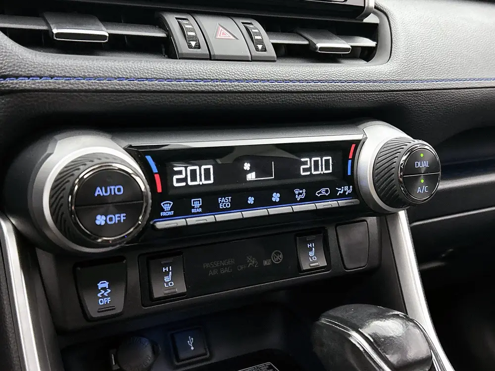 Toyota RAV 4 2.5 Hybrid AWD Bi-Tone uit 2022, foto 12
