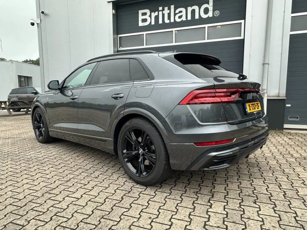 Audi Q8 55 TFSI e Quattro S-Line 2021 *RS stoelen uit 2021, foto 4