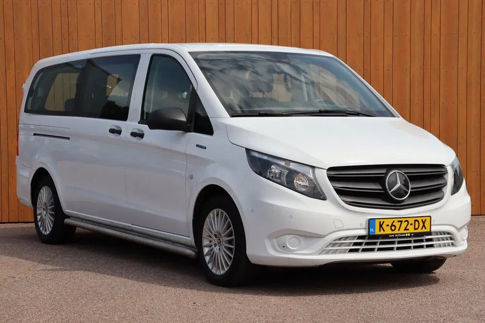 Mercedes-Benz Vito EVito Tourer PRO L3 90 kWh 350km 9-persoon uit 2021, foto 2