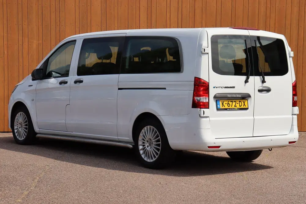 Mercedes-Benz Vito EVito Tourer PRO L3 90 kWh 350km 9-persoon uit 2021, foto 4