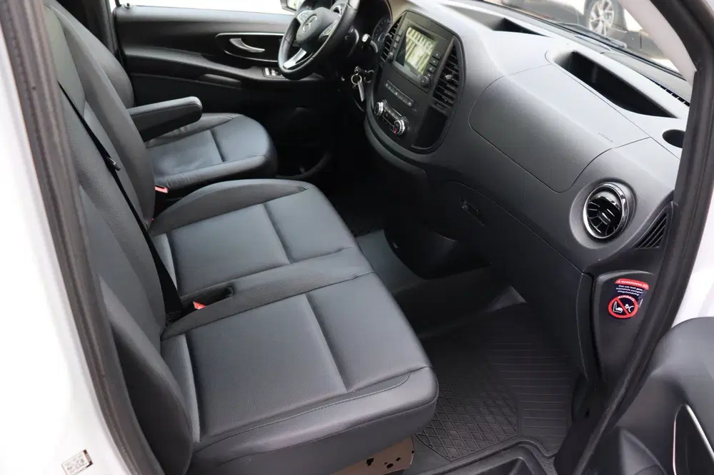 Mercedes-Benz Vito EVito Tourer PRO L3 90 kWh 350km 9-persoon uit 2021, foto 8