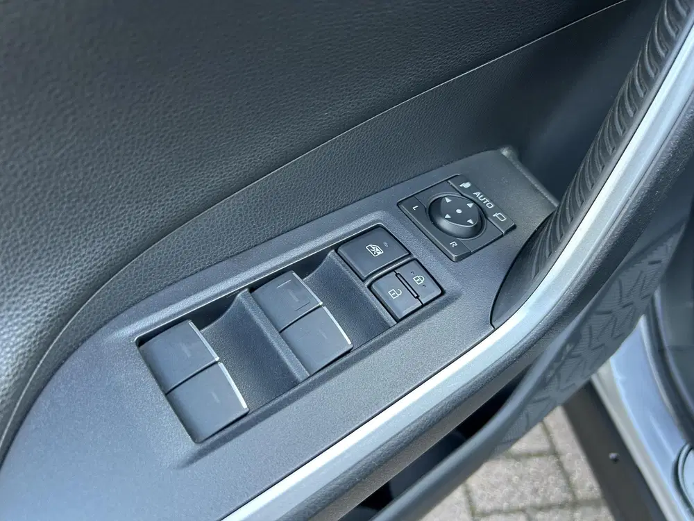 Toyota RAV 4 2.5 Plug-in Hybrid AWD Style Navigatie uit 2022, foto 14