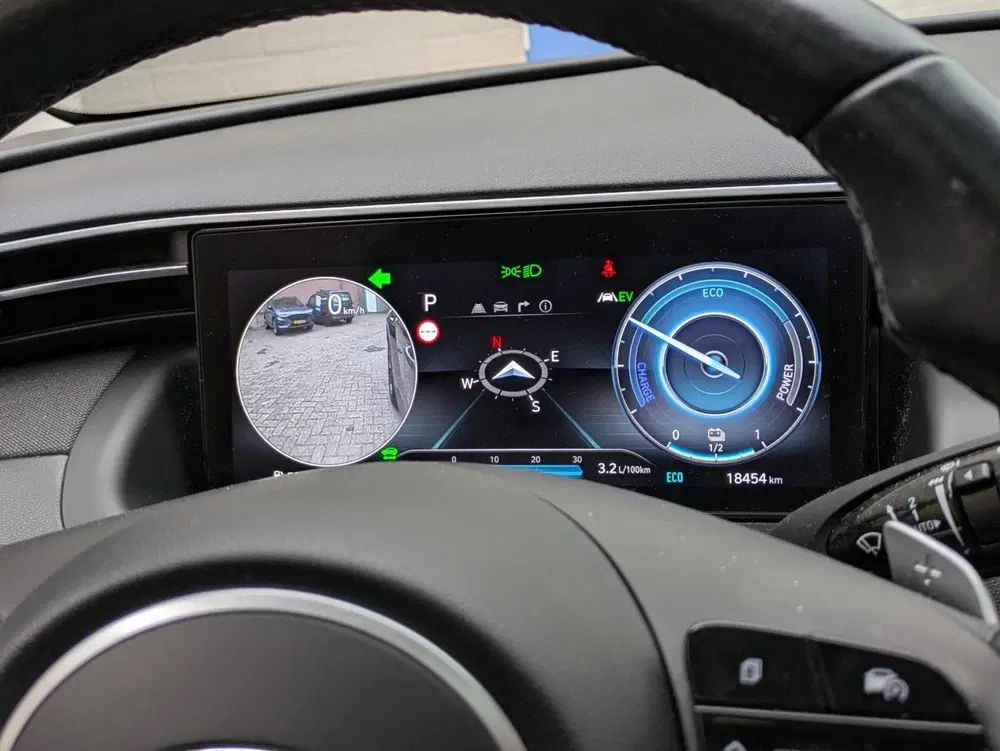 Hyundai TUCSON 1.6 T-GDI PHEV 4WD uit 2022, foto 17