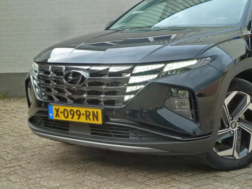 Hyundai TUCSON 1.6 T-GDI PHEV 4WD uit 2022, foto 2