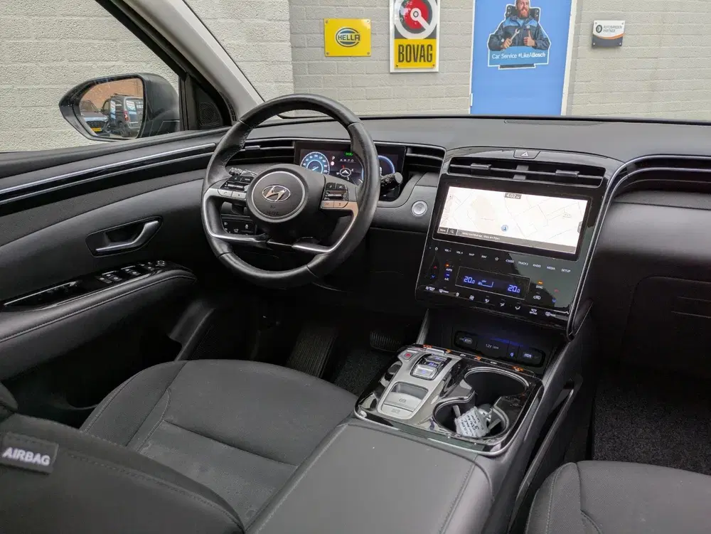 Hyundai TUCSON 1.6 T-GDI PHEV 4WD uit 2022, foto 4