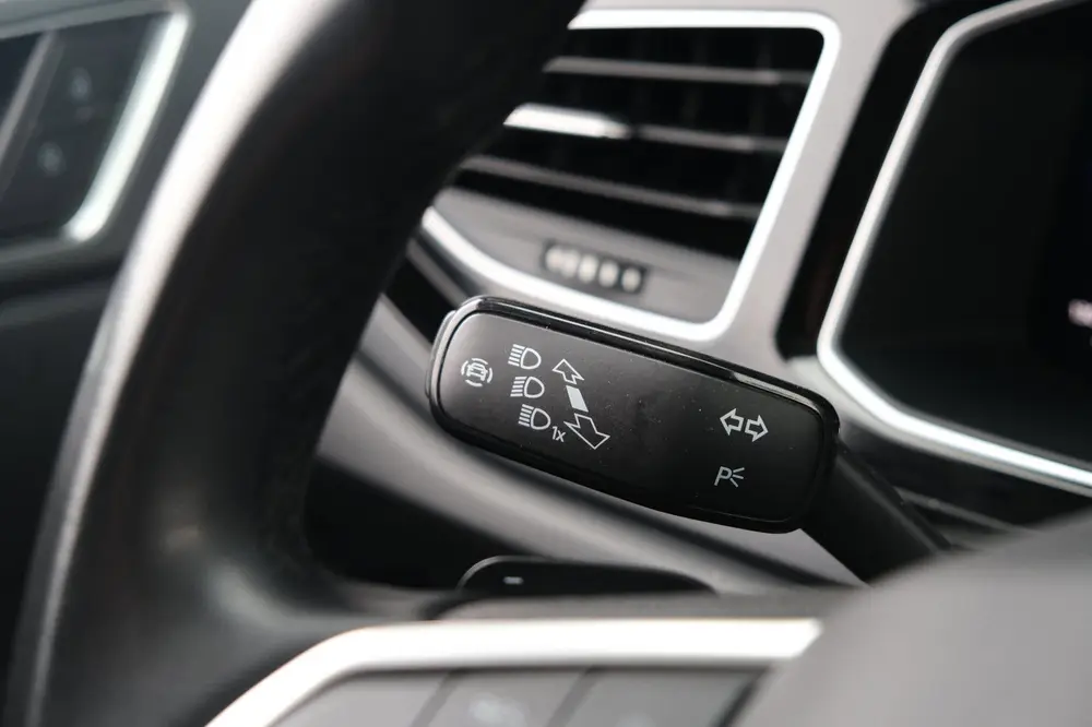 Volkswagen Taigo 1.5 TSI 2x R-Line 150PK DSG Pano IQ Matrix uit 2022, foto 20
