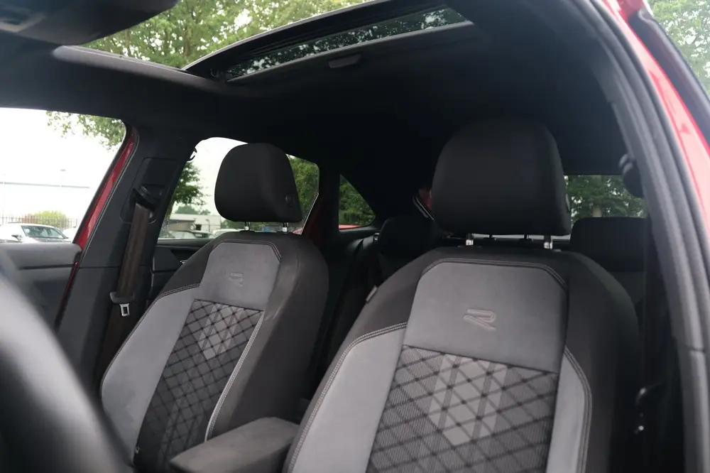 Volkswagen Taigo 1.5 TSI 2x R-Line 150PK DSG Pano IQ Matrix uit 2022, foto 4