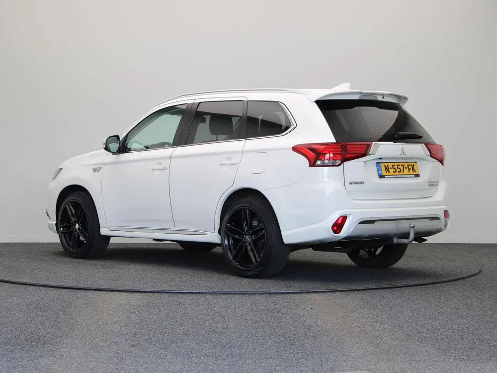 Mitsubishi Outlander 2.4 PHEV Intense | Plug in Hybride | Tr uit 2019, foto 2