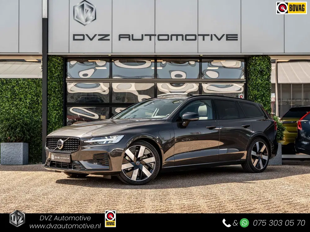 Volvo V60 2.0 T6 PHEV 350PK AWD Plus Dark uit 2025
