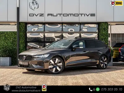 Volvo V60 2.0 T6 PHEV 350PK AWD Plus Dark uit 2025