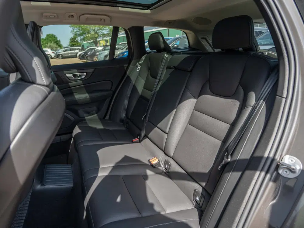 Volvo V60 2.0 T6 PHEV 350PK AWD Plus Dark uit 2025, foto 17