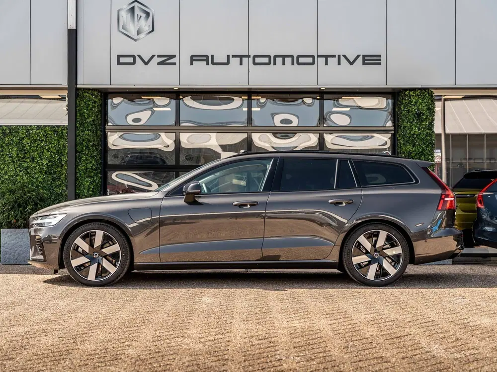 Volvo V60 2.0 T6 PHEV 350PK AWD Plus Dark uit 2025, foto 8