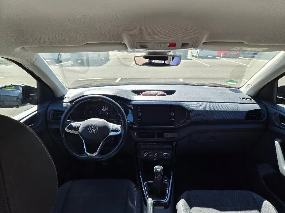 Volkswagen T-Cross 1.0 TSI 95pk 2021 Zwart uit 2021, foto 2