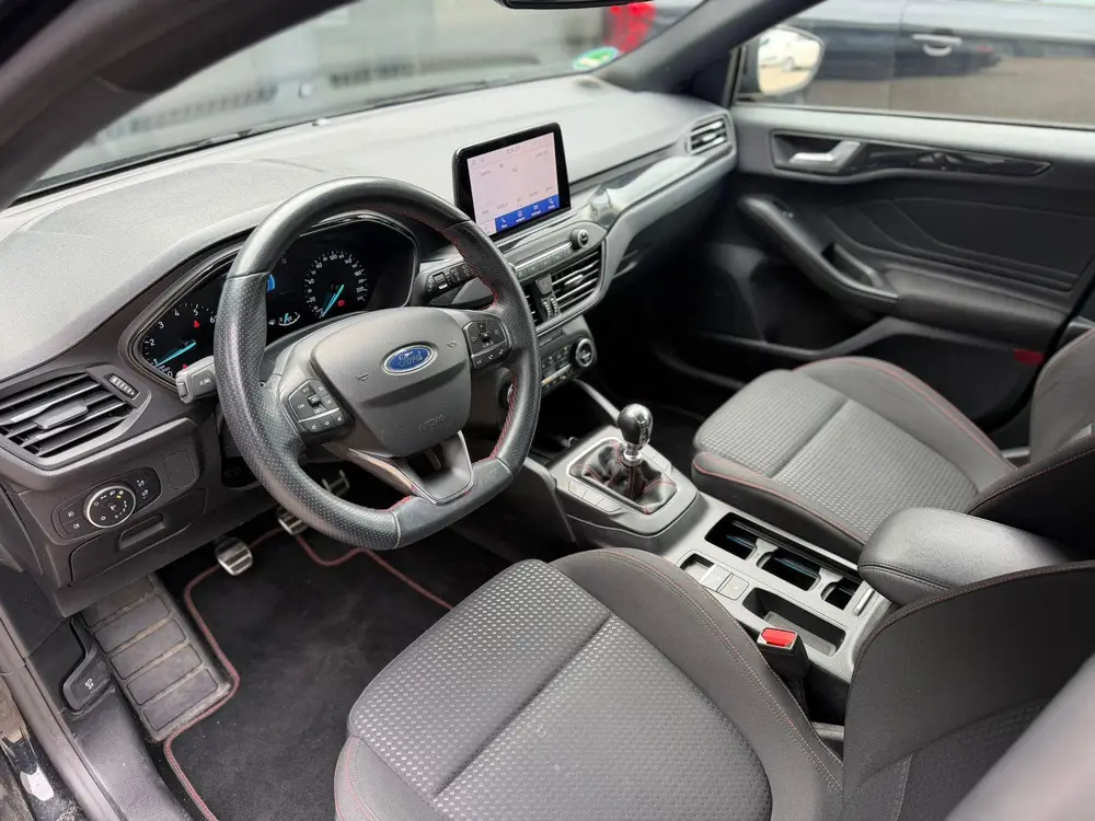 Ford Focus 1.5 EcoBoost ST-line KEYLESS GO, CRUISE, BLACK OP uit 2019, foto 9